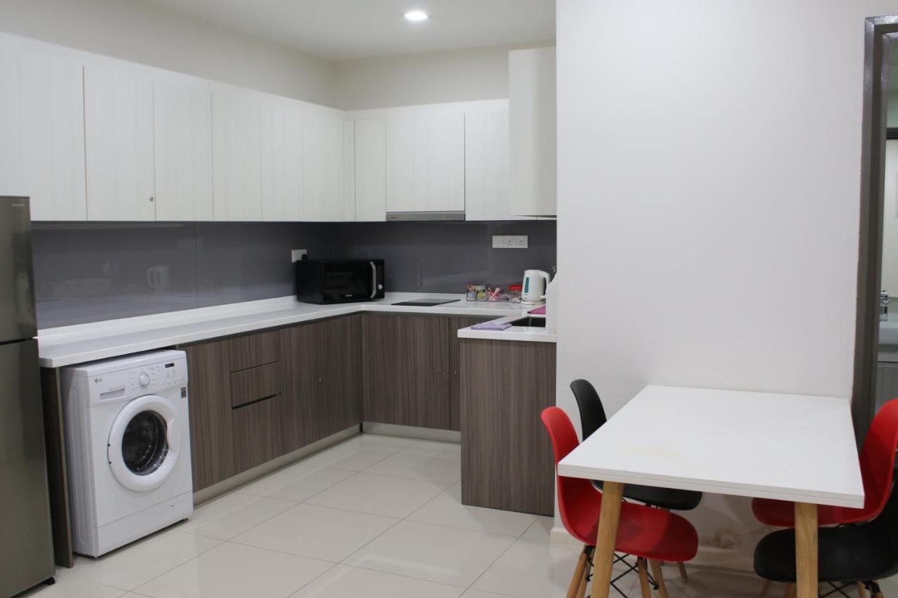 Suasana Suites D'Homestay Jb Town Джохор-Бару Екстер'єр фото