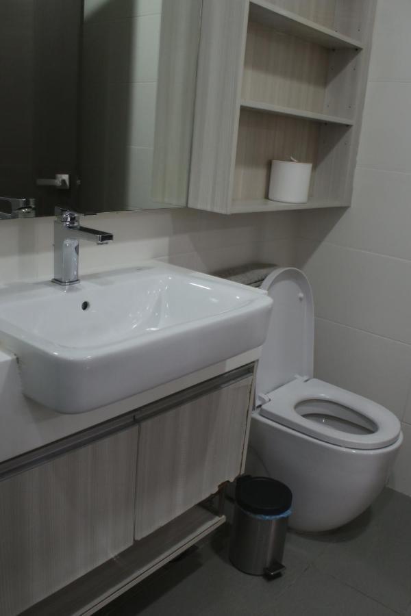 Suasana Suites D'Homestay Jb Town Джохор-Бару Екстер'єр фото